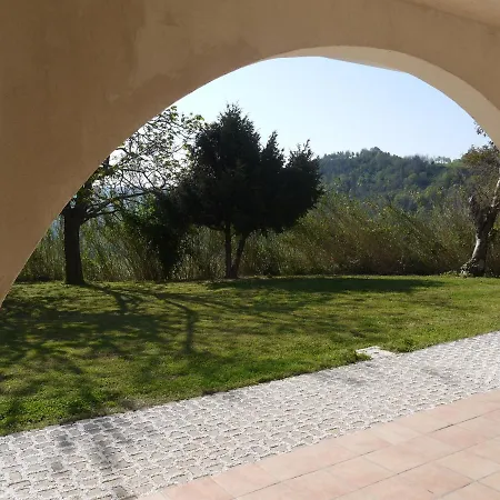 Cara Pace In Collina Per Famiglie Bed & Breakfast